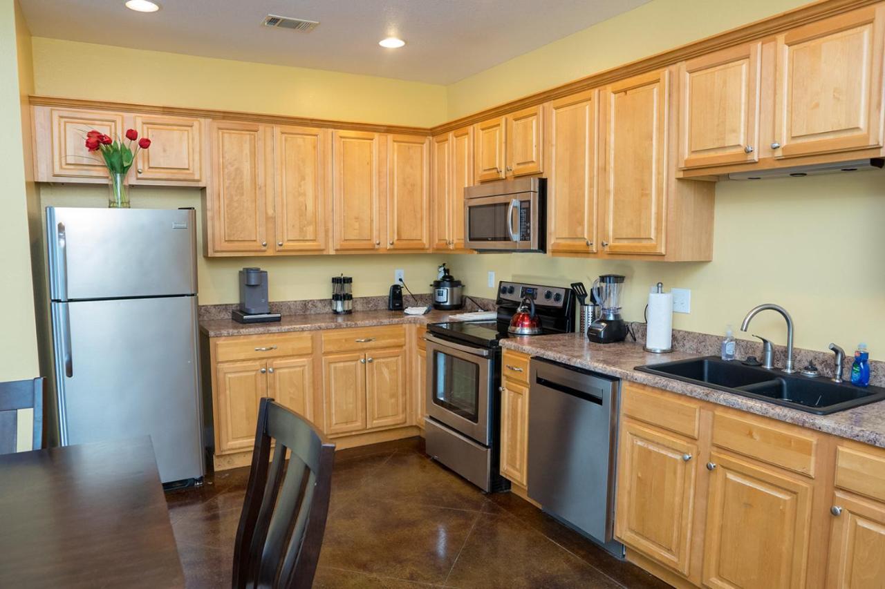 Serene 3Br Apartment 4Tvs Free Wi-Fi & Parking -E- Moss Point Dış mekan fotoğraf
