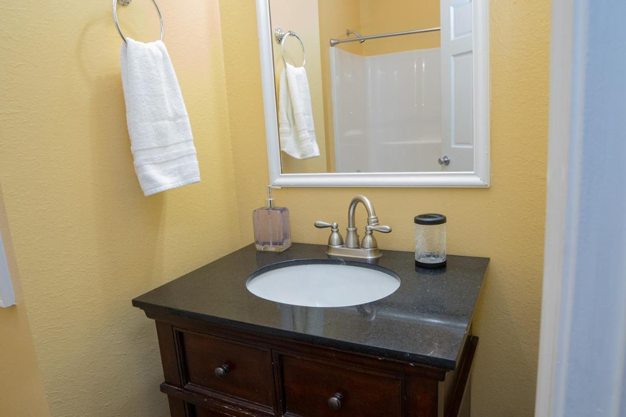 Serene 3Br Apartment 4Tvs Free Wi-Fi & Parking -E- Moss Point Dış mekan fotoğraf