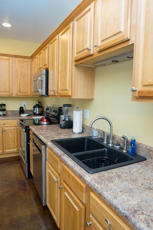 Serene 3Br Apartment 4Tvs Free Wi-Fi & Parking -E- Moss Point Dış mekan fotoğraf