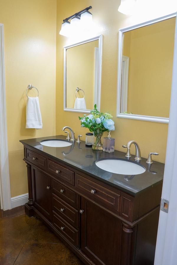 Serene 3Br Apartment 4Tvs Free Wi-Fi & Parking -E- Moss Point Dış mekan fotoğraf